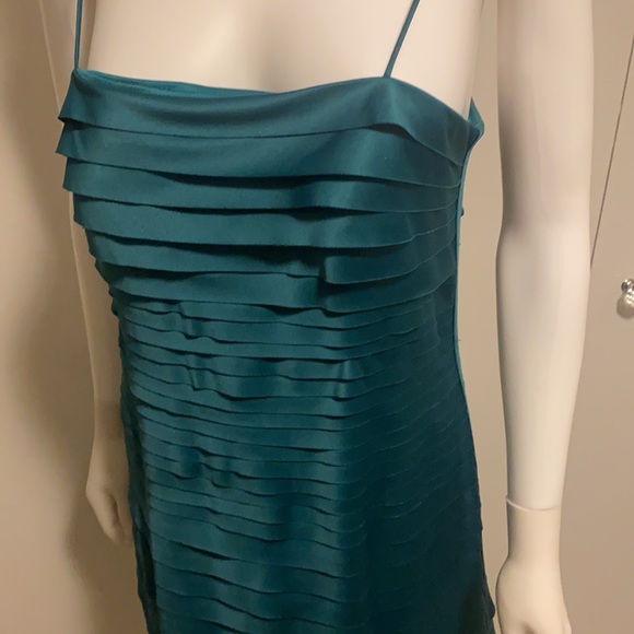 JS Collections Spaghetti Strap Zipper Back Shutter Pleat Stretch Satin - Picture 4 of 13